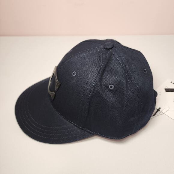 NWT COACH CB698 Varsity C Strapback Baseball Cap SV3 Navy Size M/L